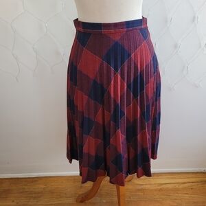 - Vintage Plaid Pleated Skirt • By Sears •  Academia • Estimates Size Small